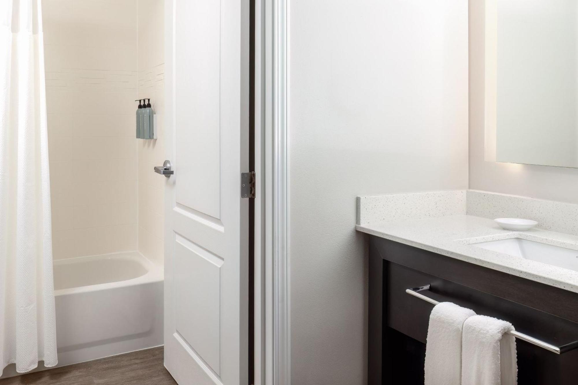 Residence Inn Providence Coventry West Greenwich Ngoại thất bức ảnh